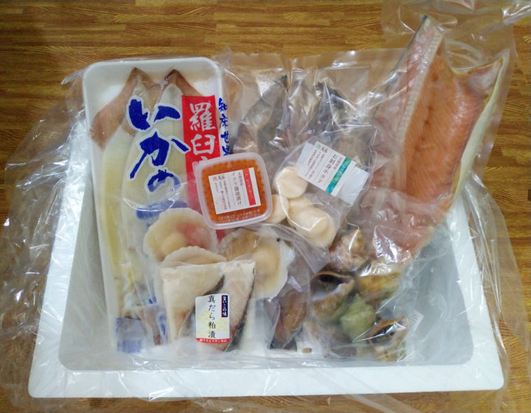 北海道復興支援グルメ福袋でボリュームたっぷりの海鮮を楽しむ | ゆにゃおじ食べ物ブログ|楽天お取り寄せグルメのレビューやってます！